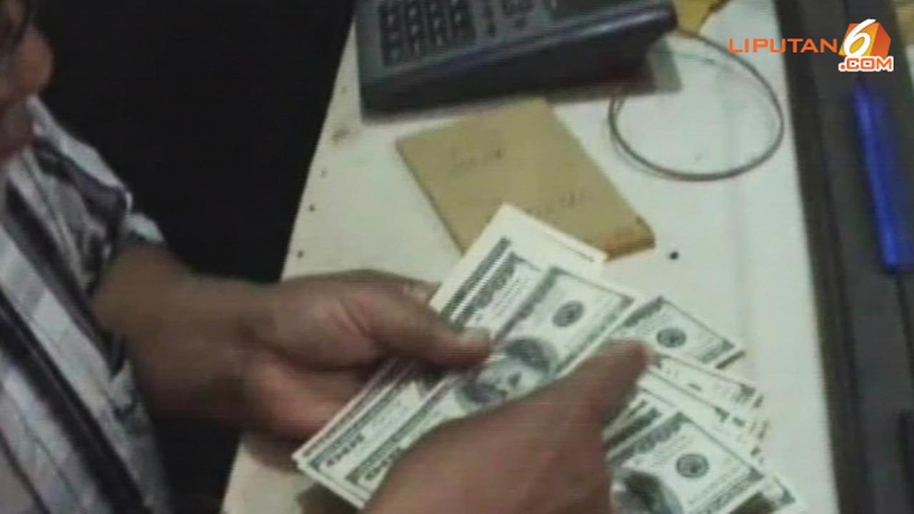 tukar-dollar-130830-b.jpg