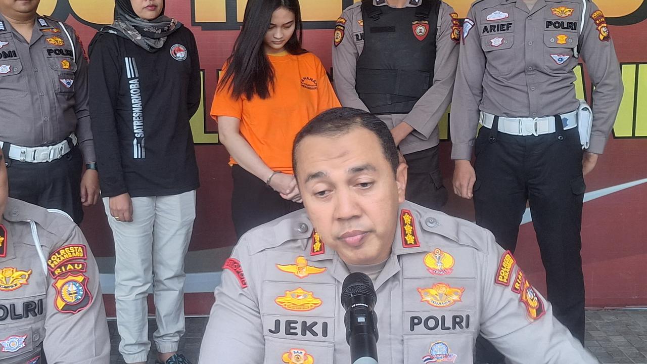 Marisa mahasiswi cantik tabrak pemotor di riau