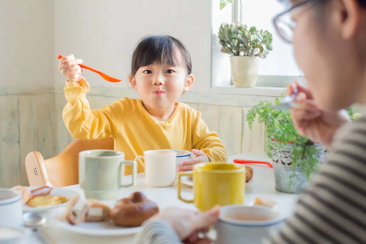 Anak makan
