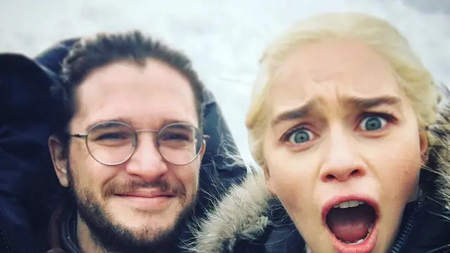 Emilia Clarke dan Kit Harington