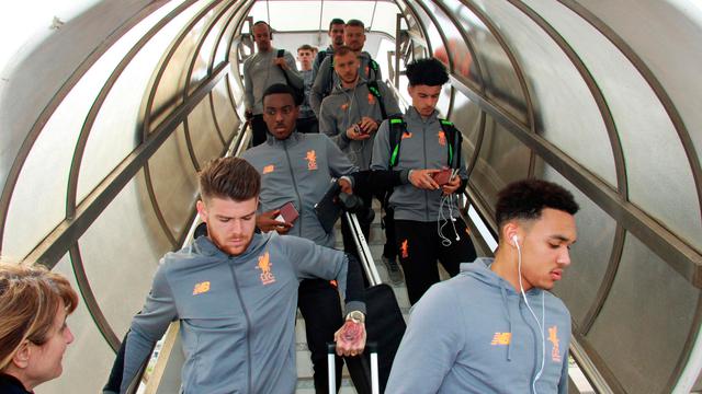 Latihan Santai Pemain Liverpool Jelang Hadapi AS Roma