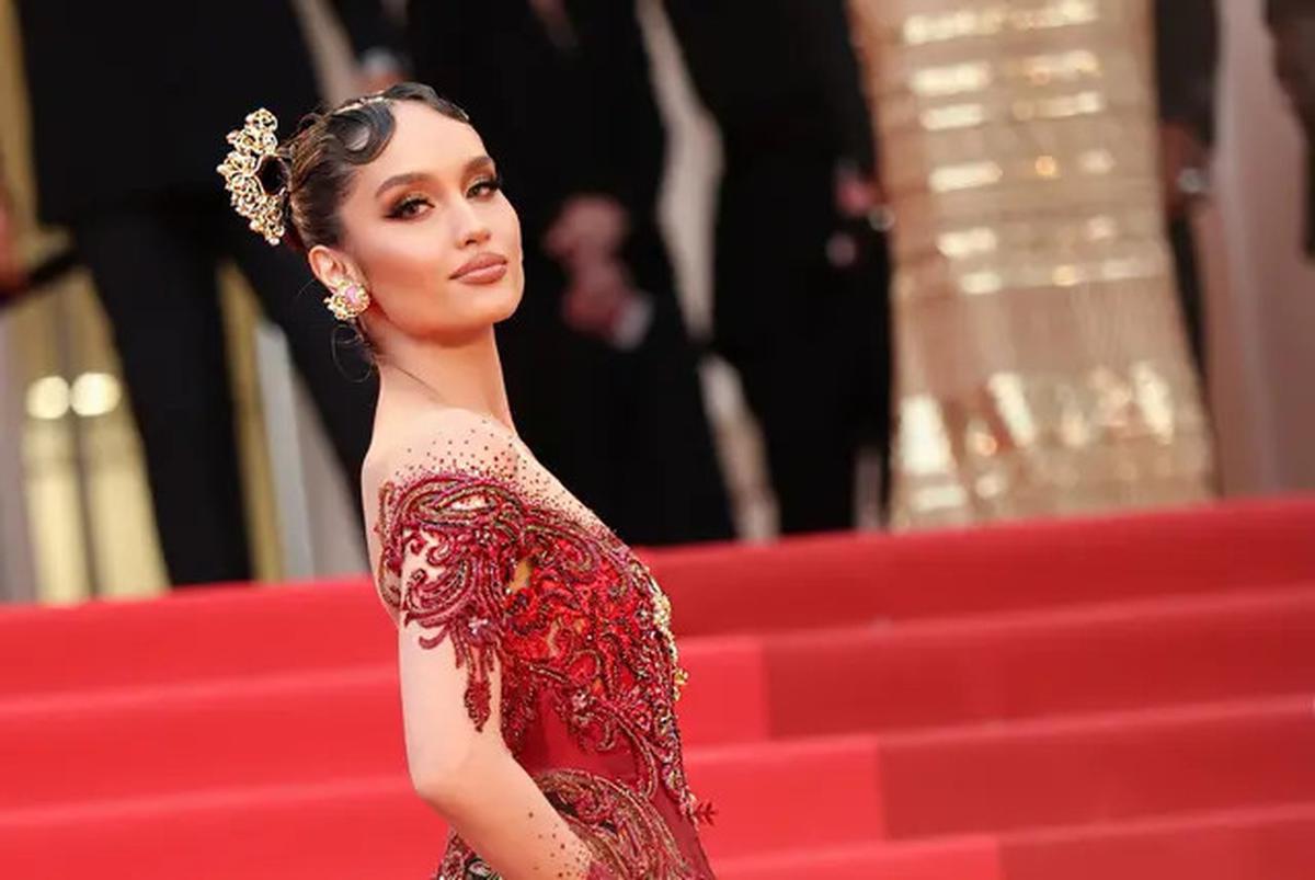 Potret Glamor Cinta Laura yang Membius di Festival Film Cannes 2025, Tampil Fearless dengan Full Makeup
