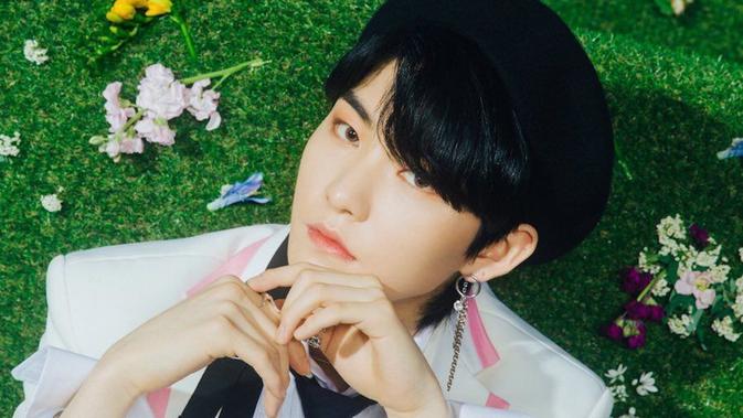 Hwall (Soompi)
