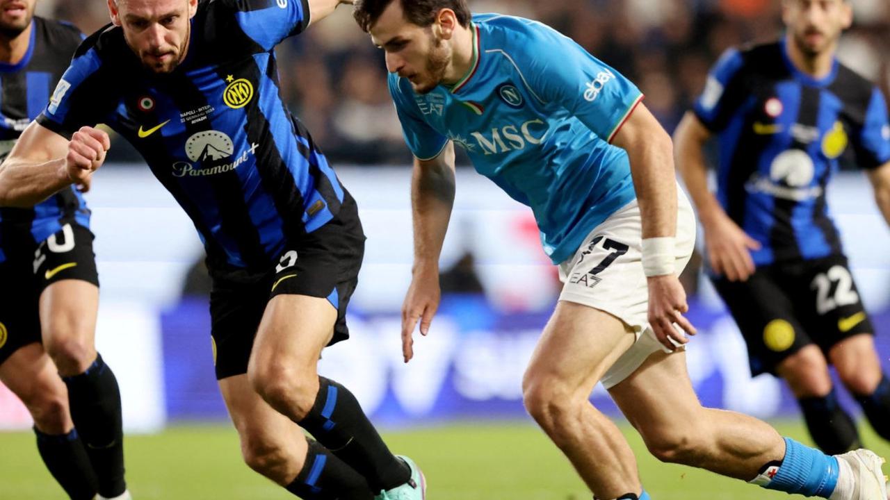 Pertandingan ini diprediksi akan berlangsung ketat, namun Inter Milan tampil lebih dominan. Mereka berhasil melepaskan 22 tembakan, dengan 6 di antaranya tepat sasaran. <br>(Foto REUTERS / Ahmed Yosri)<br>