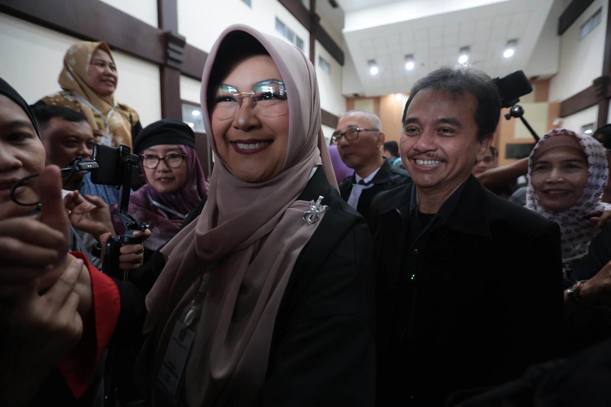 FOTO: Dokter Tifa Didakwa Terkait Tudingan Ijazah Jokowi