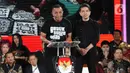 Calon gubernur dan calon wakil gubernur nomor urut 2, Dharma Pongrekun-Kun Wardana saat menyampaikan pandangan pada debat ketiga Pemilihan Kepala Daerah Jakarta 2024 di Golden Ballroom Hotel Sultan Jakarta, Minggu (17/11/2024). (Liputan6.com/Herman Zakharia)