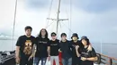 Band Element Rayakan 21 tahun berkarier di atas kapal phinisi. (Bambang E Ros/Fimela.com)