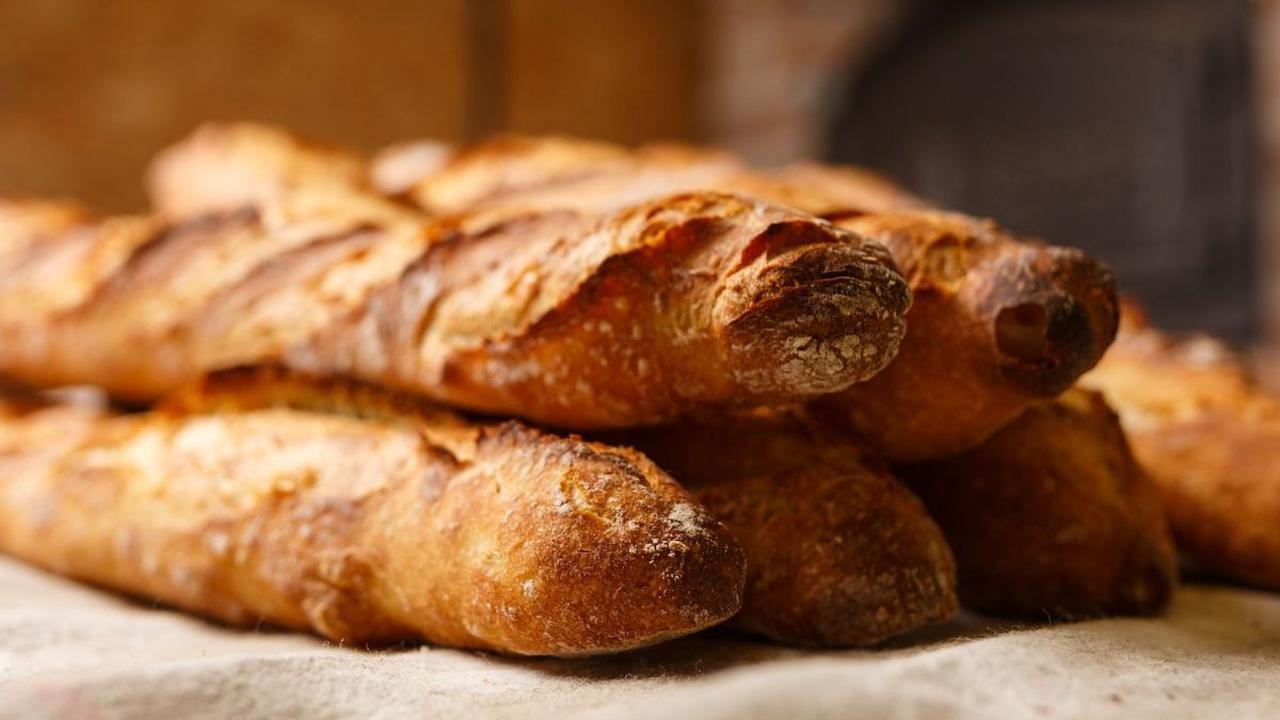 9. Roti Baguette Prancis