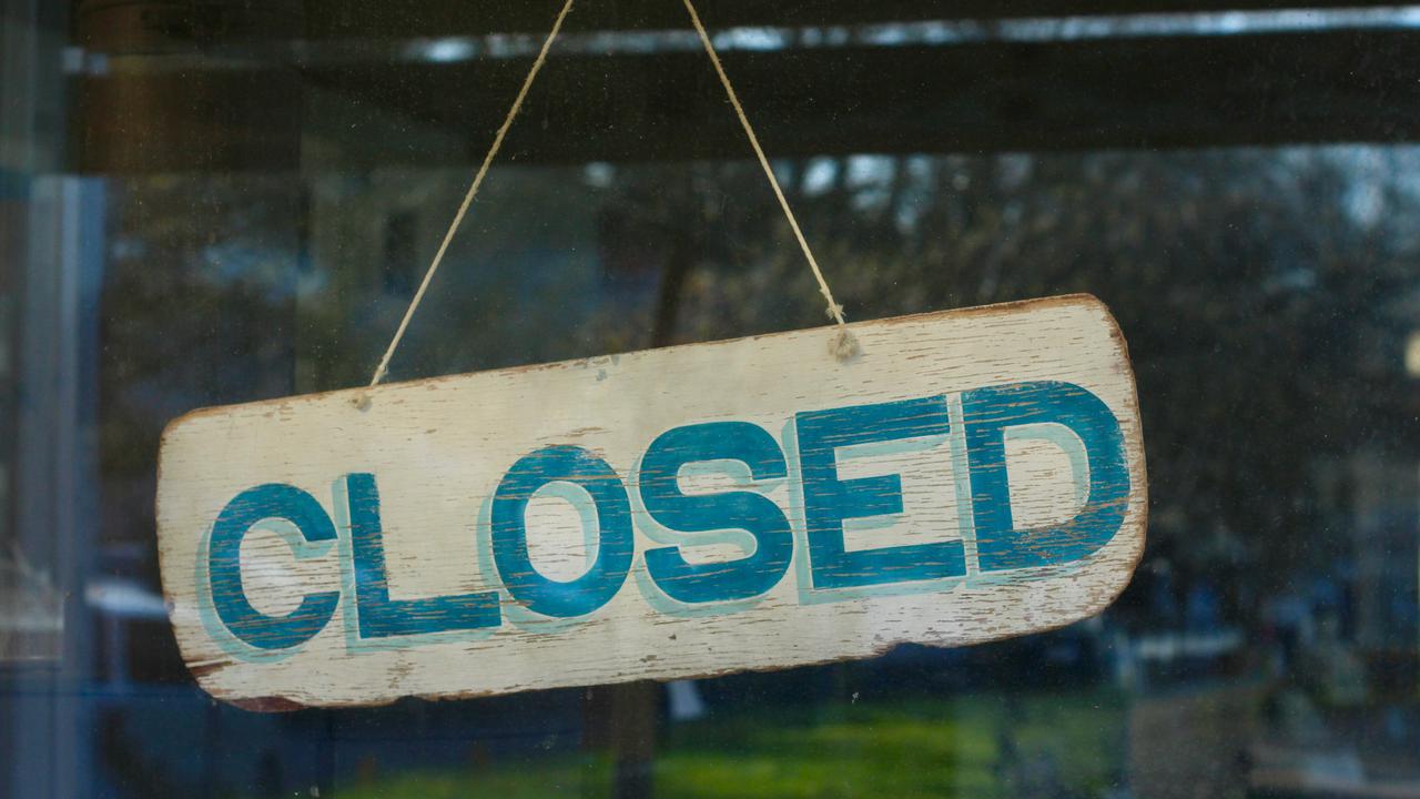 Smokey Bones Permanently Closes All US Stores After 27 Years of Operation