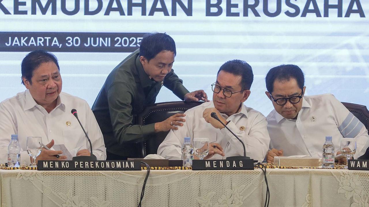 FOTO: Pemerintah Longgarkan Impor 10 Komoditas, Dari Produk Kehutanan hingga Alas Kaki