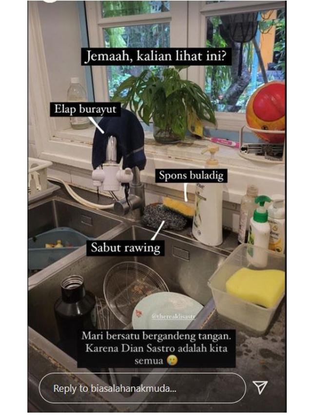 8 Potret Isi Rumah Dian Sastro ala Studio Ghibli, Kamar Mandi Bak Perpustakaan