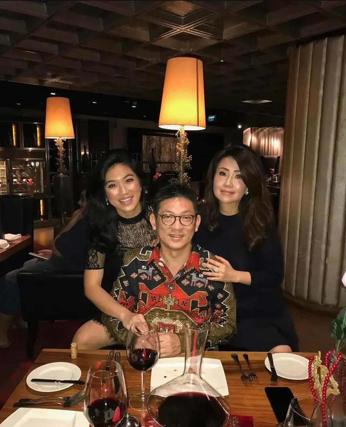 8 Potret Keluarga Tandra, Besan Hotman Paris yang Tak Kalah Mentereng