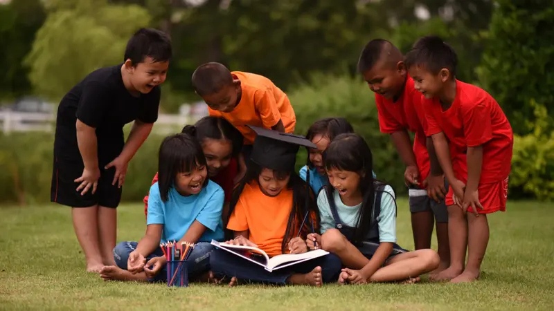 Ilustrasi pendidikan, anak belajar, pelajar, siswa