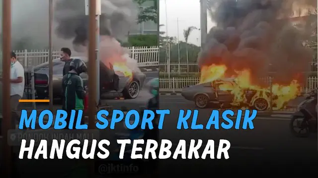 Beredar video sebuah mobil sport klasik hangus terbakar di Depan Pondok Indah Mall (PIM), Jalan Margaguna, Pondok Indah, Jakarta Selatan.