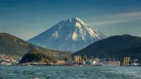 Russian Volcano Eruption: Mount Krasheninnikov Erupts After Hundreds of Years! Linked to the Recent Earthquake?