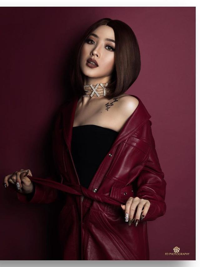 5 Gaya Pemotretan Natasha Wilona Bertema 'Mysti Red', Bikin Pangling