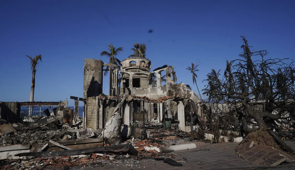 <p>Biaya untuk membangun kembali Lahaina diperkirakan mencapai $ 5,5 miliar, menurut Badan Manajemen Darurat Federal (FEMA), dengan lebih dari 2.200 struktur rusak atau hancur dan lebih dari 2.100 hektar (850 hektare) terbakar. (AP Photo/Rick Bowmer)</p>