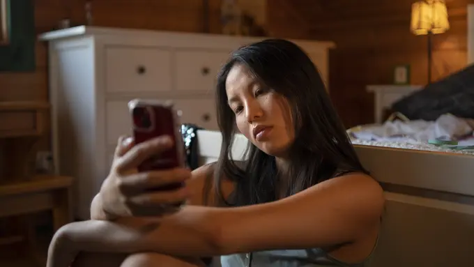 illustrasi wanita sedih