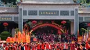 Para penganut dan patung dewi laut China Mazu terlihat dalam parade keliling Pulau Meizhou di Kota Putian, Provinsi Fujian, China, 25 Oktober 2020. Pada 2009 lalu, kepercayaan dan adat istiadat Mazu dimasukkan dalam Daftar Warisan Budaya Takbenda kategori Kemanusiaan UNESCO. (Xinhua/Wei Peiquan)