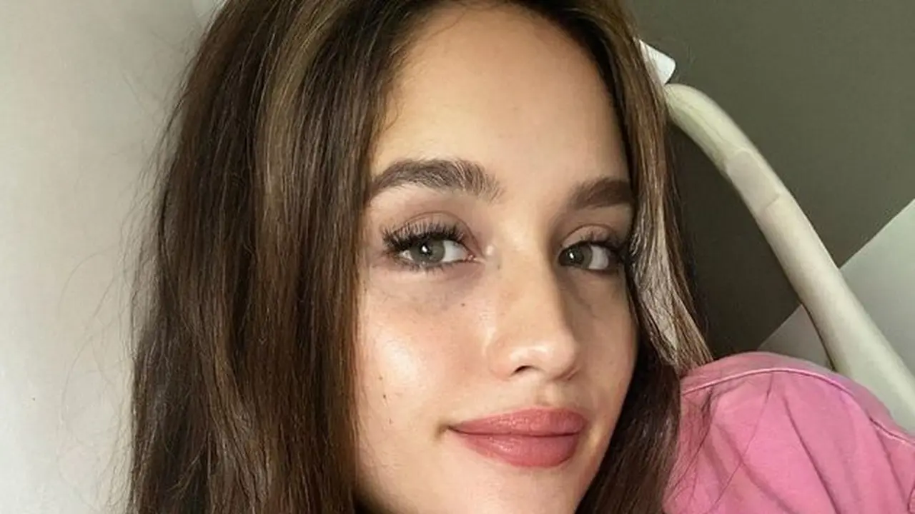 Cinta Laura