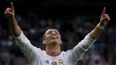 Ekspresi pemain Real Madrid, Cristiano Ronaldo, setelah mencetak gol ke gawang Shakhtar Donetsk di laga Grup A Liga Champions yang berlangsung di Stadion Santiago Bernabeu, Madrid, Spanyol. Rabu (16/9/2015) dini hari WIB. (Reuters/Juan Medina)