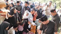 Billy Syahputra Dampingi Jenazah Mpok Alpa hingga Peristirahatan Terakhir, Titip Pesan ke Anak Almarhumah