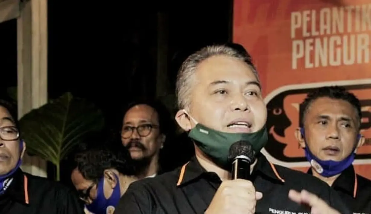 Tidak sampai disitu, ia kembali menjual aset kesayangannya pada tahun 2013. Ia menjual mobil Alphard yang jadi andalannya karena sisa saldo di tabungannya tinggal Rp 26 juta. [Instagram/dennych]