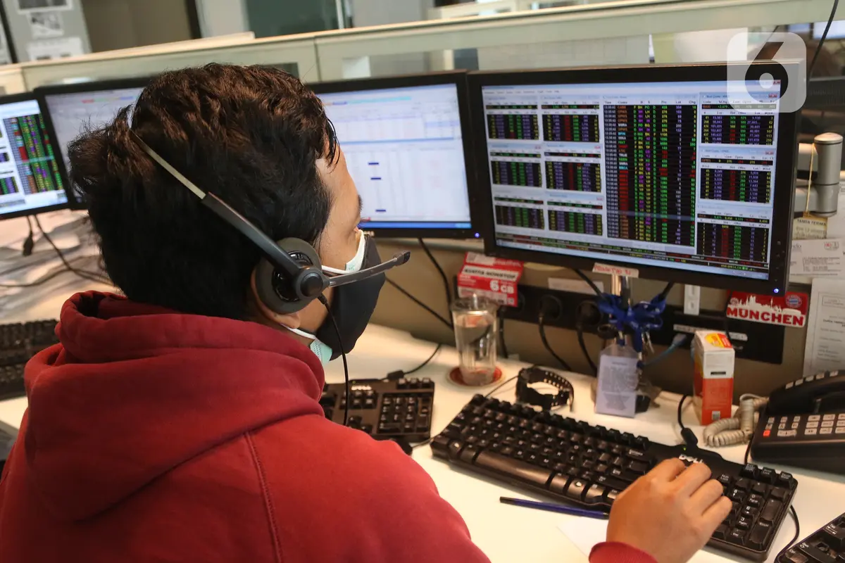 FOTO: PPKM, IHSG Ditutup Menguat
