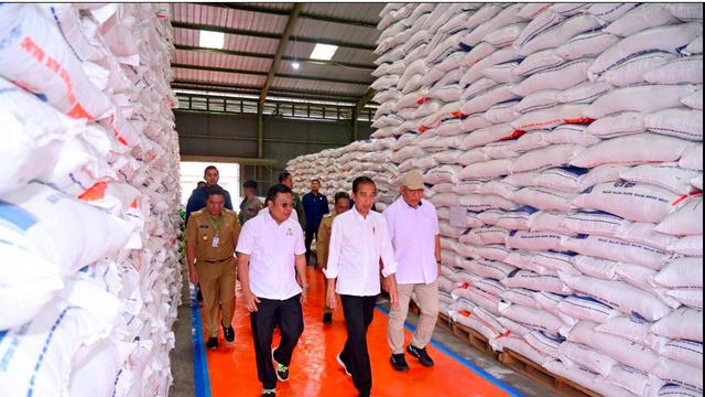 Jokowi Siap Tambah Bantuan Beras ke Warga Prasejahtera hingga Juni 2024