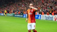 Sneijder Rela Gajinya Dipotong demi MU