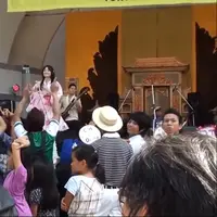 Orang Jepang Nyanyi Keong Racun