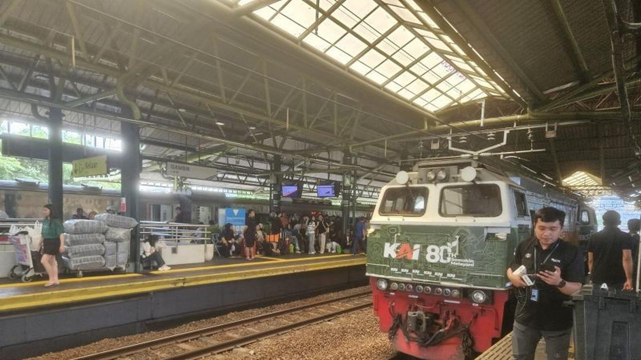 Tahukah Anda? 9 Kereta Dibatalkan! Evakuasi KA Purwojaya di Bekasi Rampung, Jalur Hulu Kembali Normal