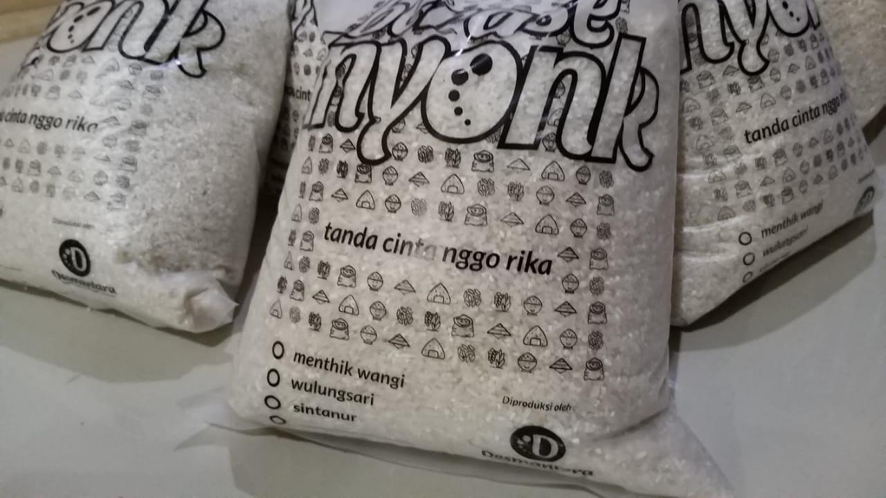 Beras Inyonk, brand produk kolaborasi petani dan Koperasi Desmantara paket zakat fitrah