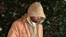 Tampaknya para penggemar Kanye tak menyimpan rasa kecewaan yang mendalam, mengungat mereka juga merasa iba dengan kondisi Kim saat ini. Selain itu, Kanye mengumumkan bahwa tiket yang sudah dibeli akan tetap berlaku di tanggal yang baru. (AFP/Bintang.com)