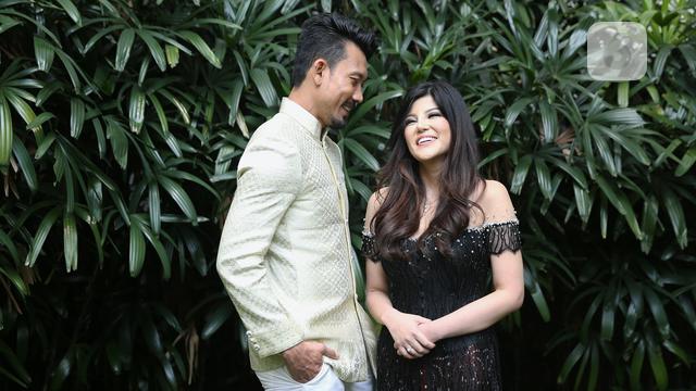 [Bintang] Denny Sumargo dan Dita Soedarpo