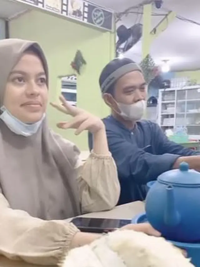 Dikaruniai Anak Pertama, Ini 6 Momen Manis Ustaz Abdul Somad dan Fatimah Az Zahra