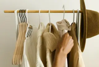 Yuk mulai bentuk capsule wardrobe untuk outfit kerja!/copyright pexels/RDNE Stock project