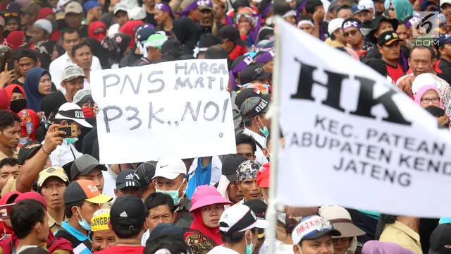 Minta Diangkat Jadi PNS, Ribuan Honorer Geruduk Istana Merdeka
