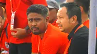 Purwanto Suwondo bersama Ricky Nelson mengangkat prestasi Sulut FC di Liga 2 2019. (Bola.com/Gatot Susetyo)