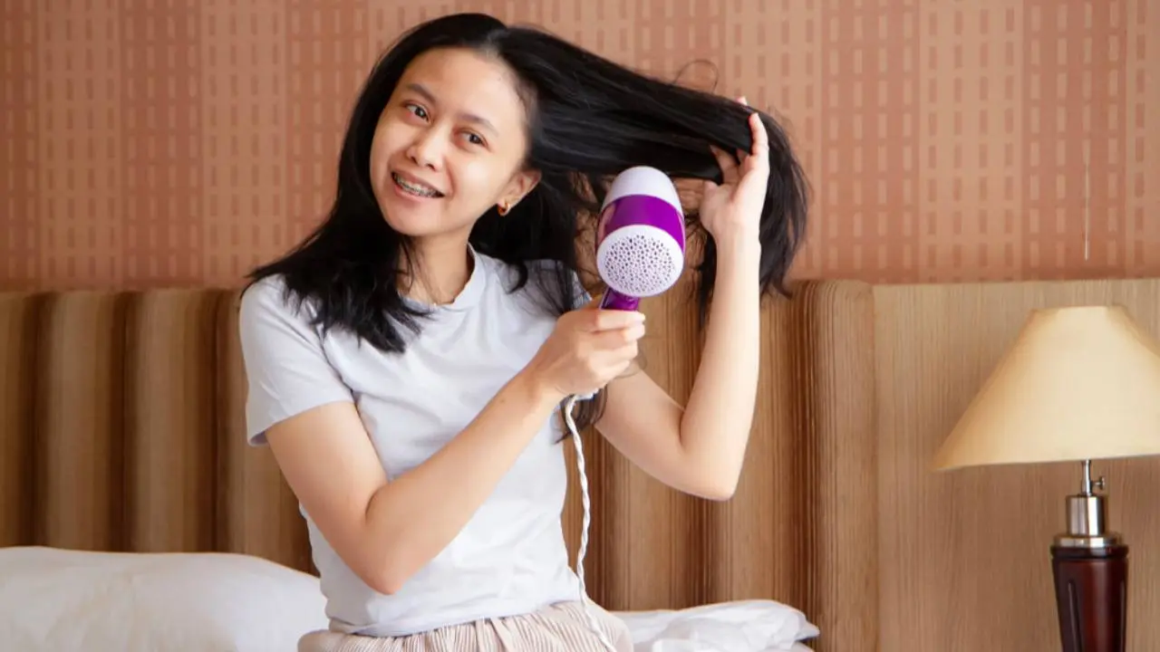 Ilustrasi rekomendasi hair dryer berkualitas.