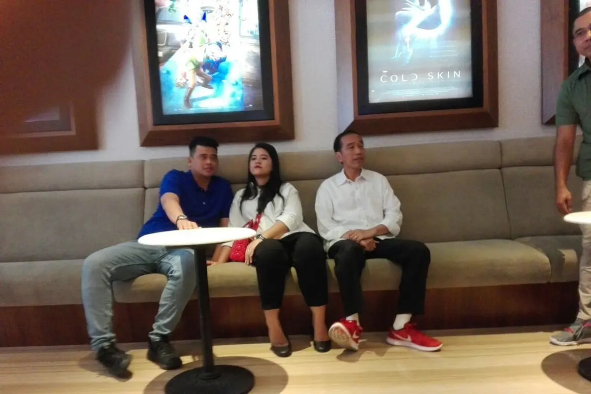Jokowi santai menunggu di XII Senayan City (Liputan6.com/Andry Haryanto)