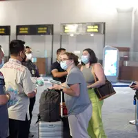 Lewat program Care to Action di Bandara Soetta, Antis membagikan healthy kit sebagai gerakan sosialisasi 5 M untuk memutus penyebaran mata rantai Covid-19