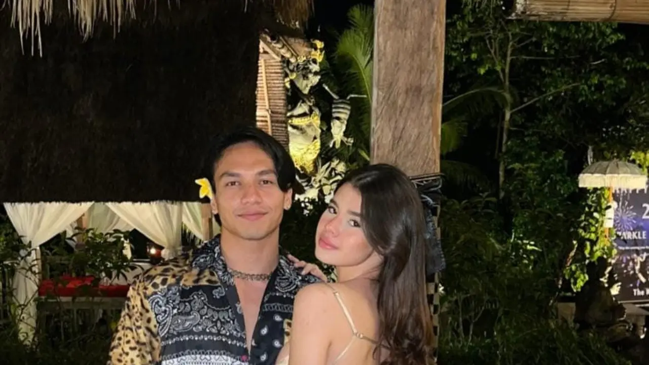 Jefri Nichol dikabarkan menjalin kasih dengan Maria Theodore