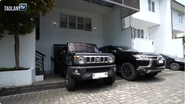 Potret Teras Depan Rumah Natasha Rizky