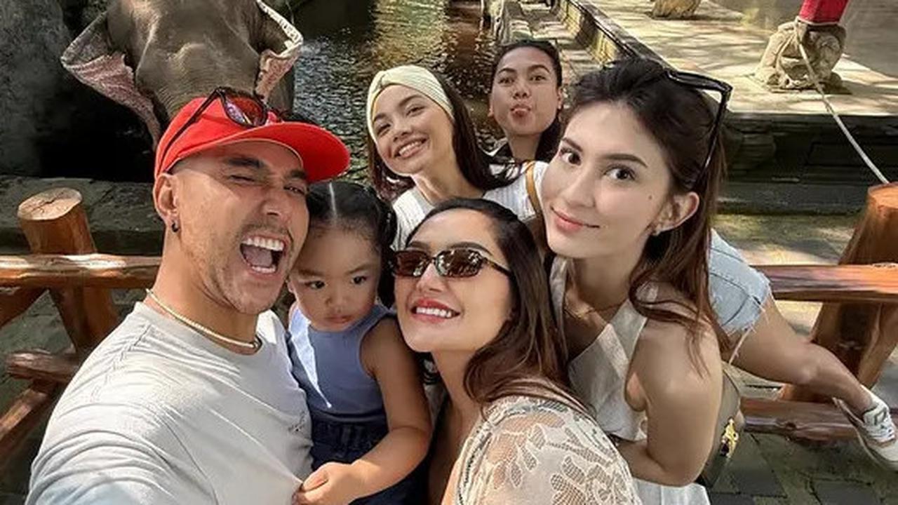 7 Potret Keseruan Siti Badriah Nikmati Babymoon Kedua Sambil Momong Xarena di Bali Zoo