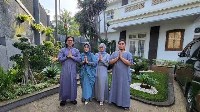 7 Potret Rumah Rangga Azof, Sulap Garasi Jadi Kantor
