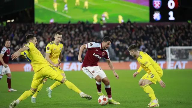 Foto: Napoli Singkirkan Leicester City dari Liga Europa, West Ham Dipermalukan Dinamo Zagreb