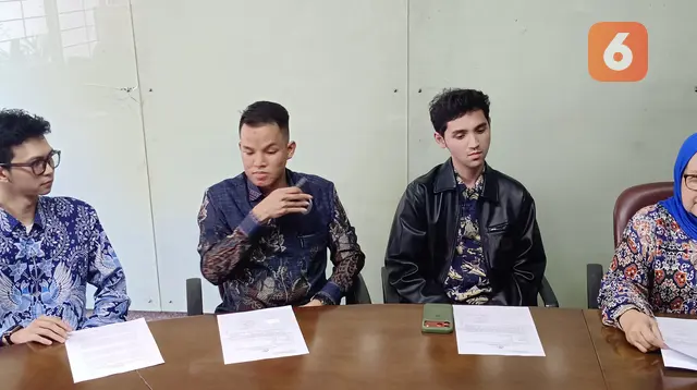 Syahravi Bongkar Bukti Fariz RM Pernah Puji Lagu Di Antara Kata