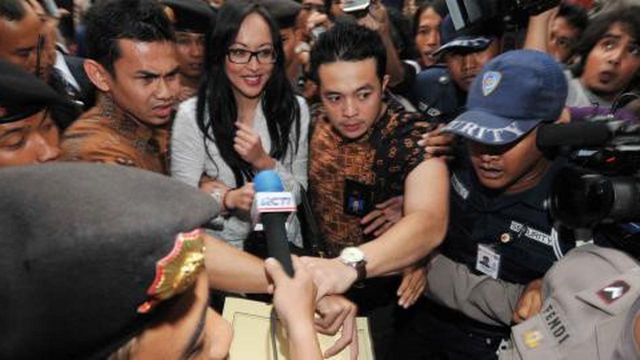 Usai salat Jumat, Sutan Bathoegana akan besuk Angie