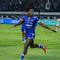 Pemain Persib, Ramon Tanque, merayakan gol yang dicetak ke gawang Bali United pada lanjutan BRI Super League 2025/2026 di Stadion Gelora Bandung Lautan Api, Minggu (12/4/2026) malam WIB. (Bola.com/Erwin Snaz)